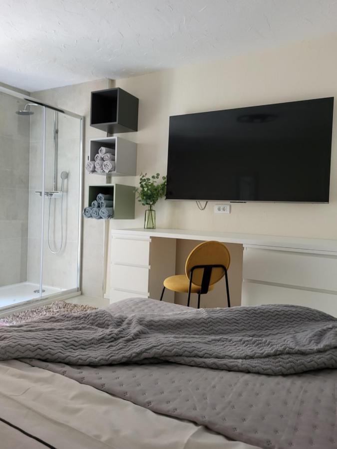 Old Town Sedlar Apartment สปลิท ภายนอก รูปภาพ