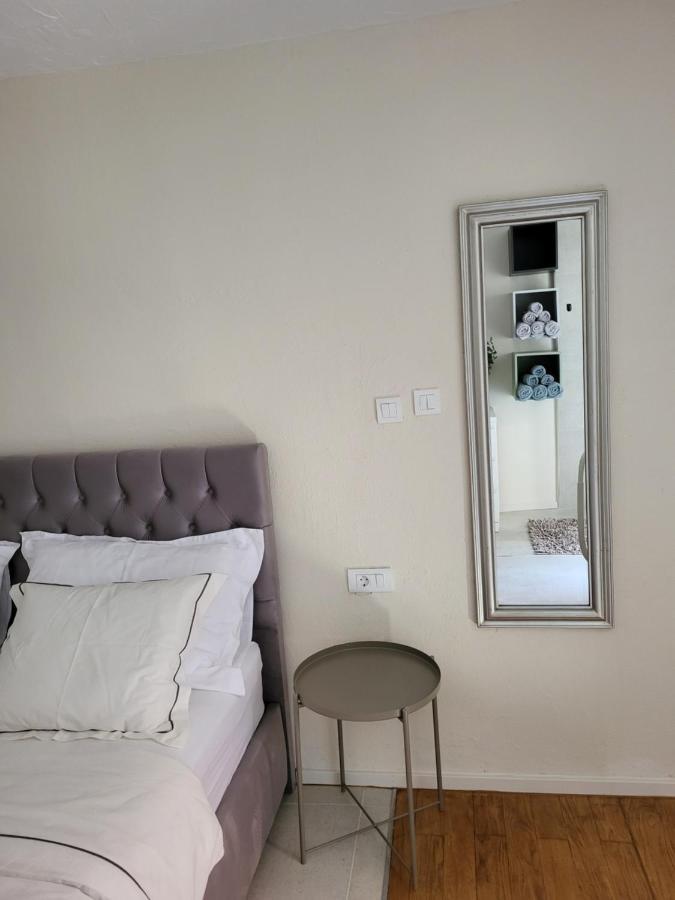 Old Town Sedlar Apartment สปลิท ภายนอก รูปภาพ
